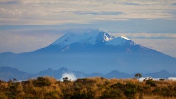 Cultivos afectados, suspensión de clases, vuelos y compras masivas de agua, entre las afectaciones por actividad del volcán Puracé en Cauca