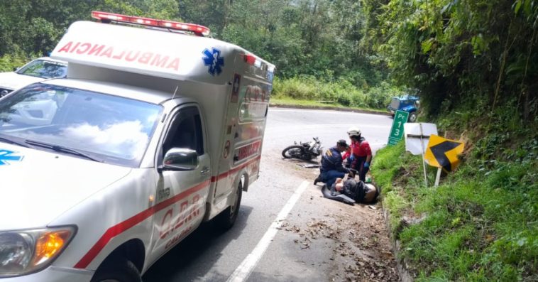 Dos lesionados dejó accidente de moto en la vía Manizales – Fresno