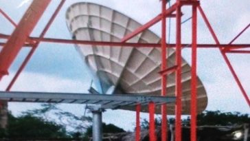 Esta fotografía muestra una buena parte de las antenas de radio y TV que ya están izadas en el corregimiento Nazareth en La Alta Guajira.