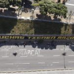 En Bucaramanga pintan 'las cuchas tienen la razón', polémico mural que causó controversia en Medellín