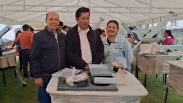 Familias de Isnos recibieron hornillas ecoeficientes 