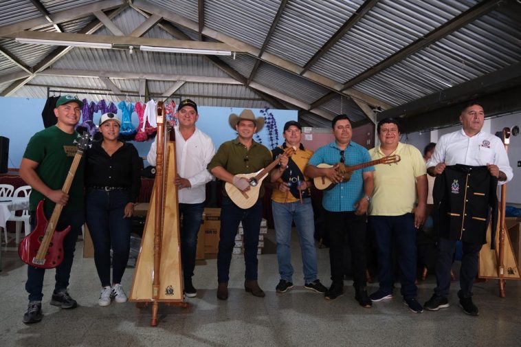 Gobernación de Casanare sigue entregando instrumentos y elementos culturales a los municipios