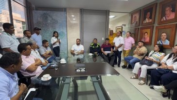 Gobernador y transportadores acuerdan pliego de peticiones para reunión con Gobierno Nacional