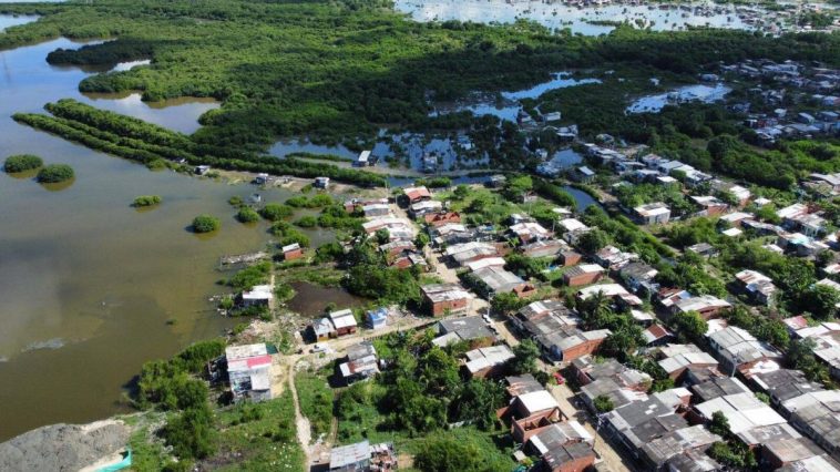 Intensas lluvias causan inundaciones en varios sectores de Cartagena: autoridades despliegan labores de mitigación