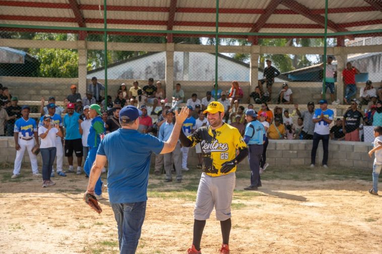 Las Flores estrena estadio de sóftbol, impulsando el deporte y el progreso rural