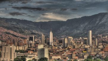 Medellín es la ciudad más buscada por extranjeros para viajar a Colombia en 2025 según análisis de plataforma de viajes