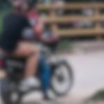 Pareja en moto roba celulares a jóvenes cerca del río Sinú