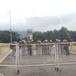 Reabren paso en la frontera entre Colombia y Venezuela, cerrada por posesión de Maduro