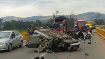 Volcamiento en la vía Mondoñedo deja tres personas heridas