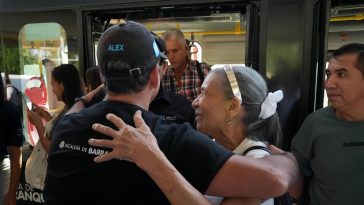 Alcalde Char pide a usuarios de Transmetro cuidar los nuevos buses: “Esto es calidad de vida para todos”