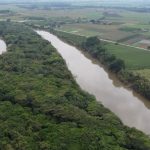 Altos niveles en el caudal del río Cauca, en el valle, mantienen a las comunidades que habitan sus orillas alerta