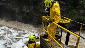 Bomberos recuperan cuerpo de mujer sin vida en el cañón del río Pasto