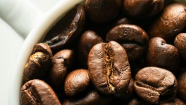 Cada colombiano consume 2,8 kg de café al año, ¿cómo servirlo para disfrutar en familia?