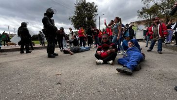 Denuncian irregularidades en desalojo de un hogar de paso de animales en Fontibón A esta hora la comunidad denuncia el desalojo del refugio de animales 'Callejeros', en Fontibón.