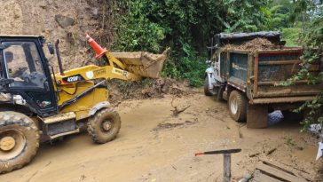 Derrumbe afectó una vía de Villamaría