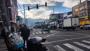 EN VIVO| Movilidad en Bogotá: ciclista muerto y un taxi volcado Vea el reporte en tiempo real del estado de las vías en Bogotá durante este viernes 21 de febrero.