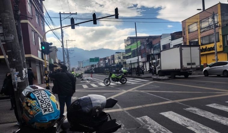 EN VIVO| Movilidad en Bogotá: ciclista muerto y un taxi volcado Vea el reporte en tiempo real del estado de las vías en Bogotá durante este viernes 21 de febrero.