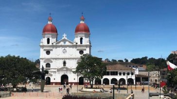 El histórico reloj de péndulo que lleva 186 años marcando los días en Rionegro