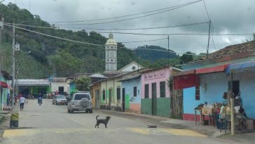 Francotirador ataca a policías mientras compraban comida en Teorama, Catatumbo: un muerto y un herido