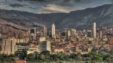 Informe señala que la población de Medellín se está envejeciendo por menos nacimientos