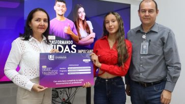 María del Carmen Hernández recibe la Beca de Excelencia de la UCC Montería para estudiar Contaduría Pública