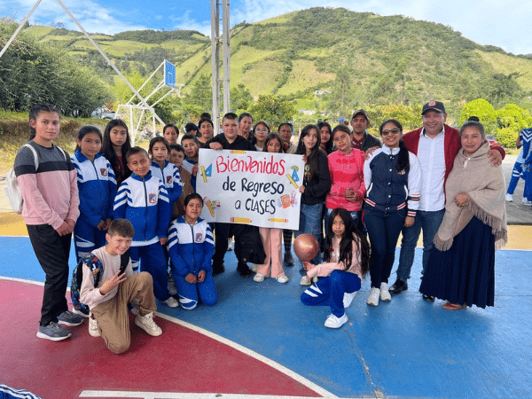 Más de 121 mil estudiantes regresaron a clases en 61 municipios de Nariño