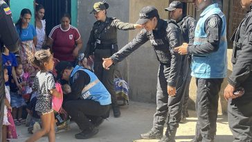 Niños del barrio Francisco Javier recibieron kits escolares