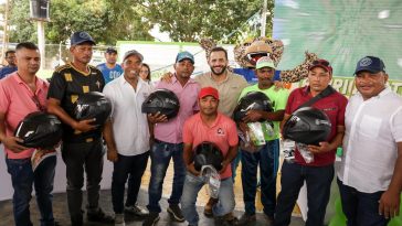 “Pónganse el casco y cojanla suave que no hay afán”, Gobernador entregó 200 cascos en Buenavista