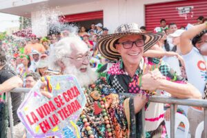 “Los líderes deben conocer los territorios”: ¡Caicedo se gozó con el pueblo el Carnaval de la 44!