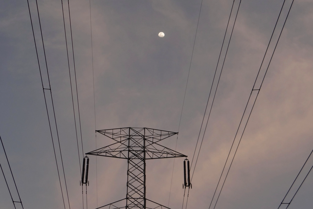 Alerta por riesgo alto de desabastecimiento eléctrico en Colombia