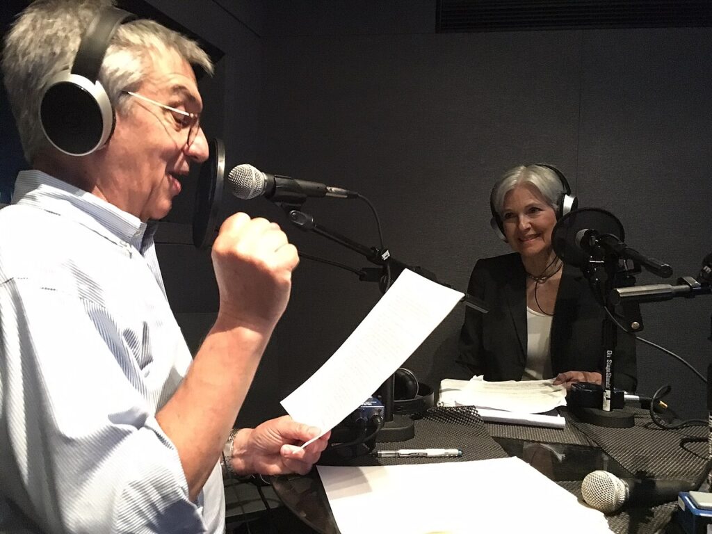 Mariangela Urbina y Nath Campos crean 'Cada quien sus chicles'